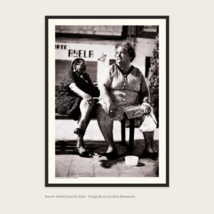 Damer i Sevilla – fotografi av Caroline Roosmark
